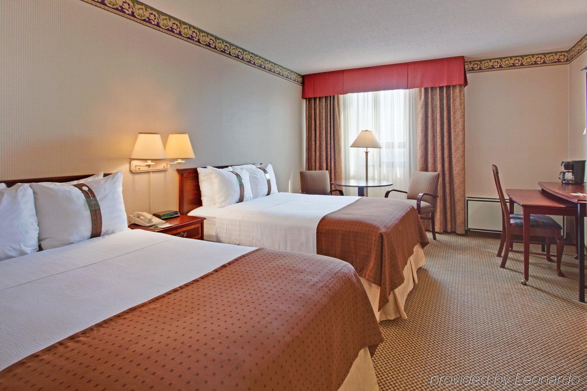 HOLIDAY INN TORONTO - YORKDALE